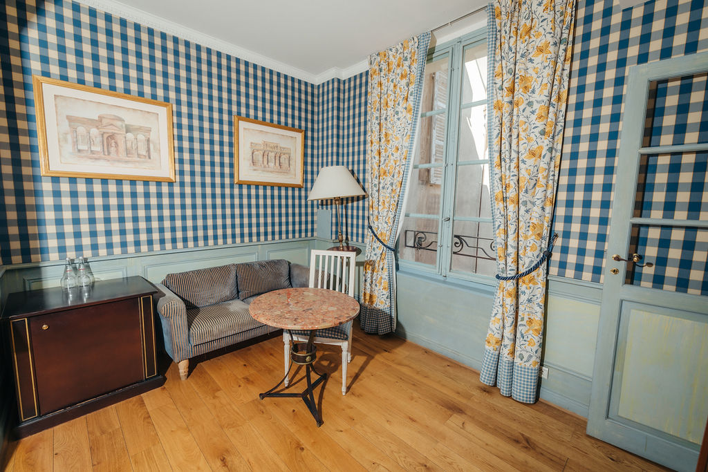 Ambiance chic et contemporaine de la Suite Paula – Hôtel de standing sur le Cours Mirabeau